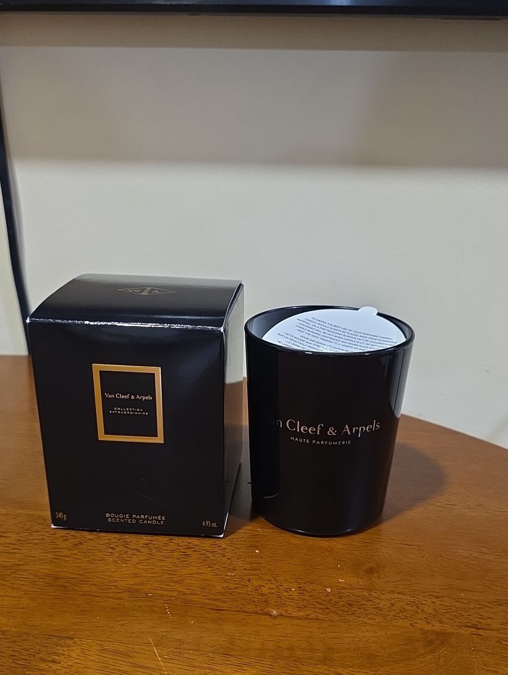 Van Cleef & Arpels Black Luxury Scented Candle with Gold Accent